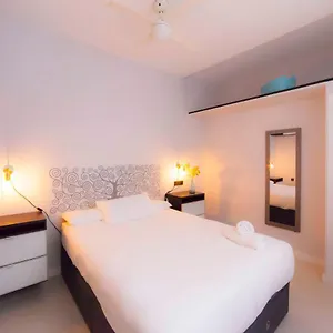 Modern In Centre Apartamento