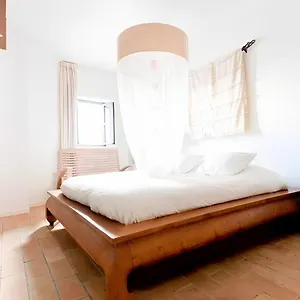 Exclusive With Stunning Patio In The Center Apartamento